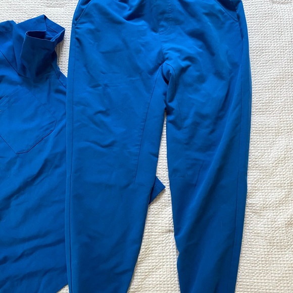 Figs Technical Collection Scrubs Set Royal Blue Men’s Size M - Picture 4 of 6